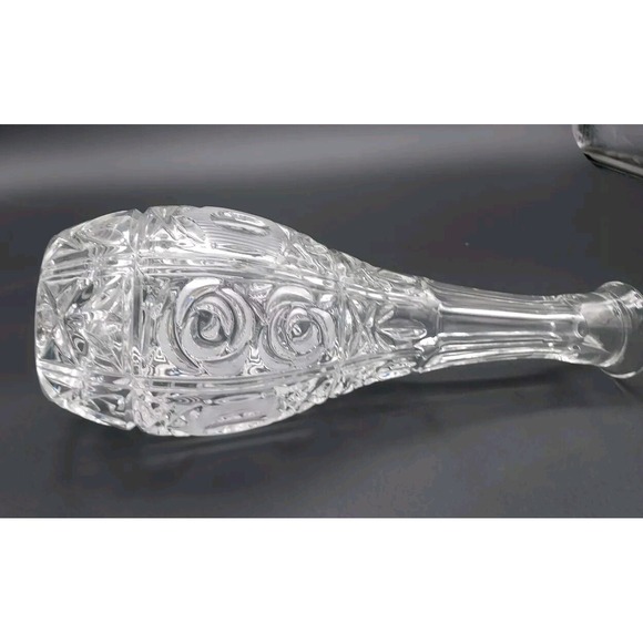 Beautiful Crystal Decanter with Roses‎ & Pineapple Design Made Italy - Picture 4 of 5